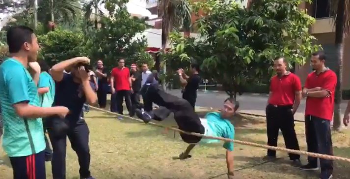 Video Status Whatsapp 30 Detik Lucu Tarik Tambang